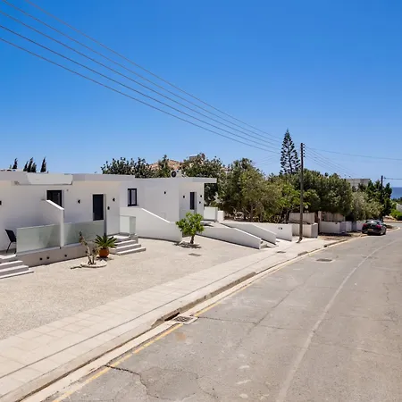 Villa Panatheon - Luxury 1 & 2 Bdr 300 Meters From Sandy Beach! Ayía Nápa