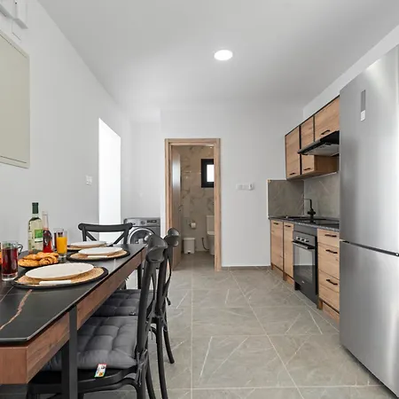 Luxury 1 & 2 Bdr 300 Meters From Sandy Beach! Villa