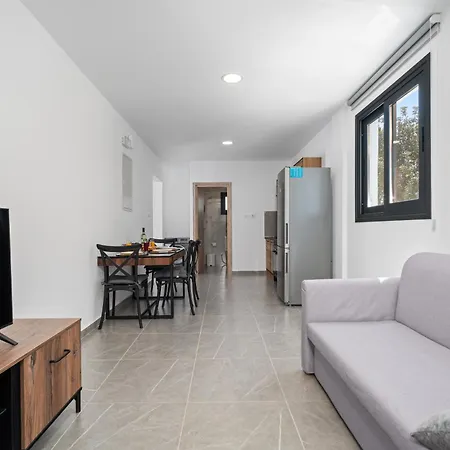 Luxury 1 & 2 Bdr 300 Meters From Sandy Beach! Villa *
