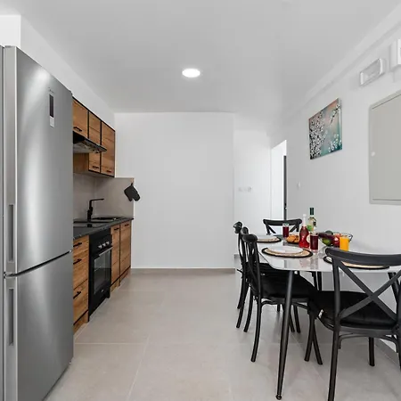 Luxury 1 & 2 Bdr 300 Meters From Sandy Beach! Villa Ayia Napa